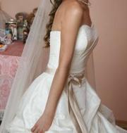 Продам изысканное свадебное платье. 2500 грн
